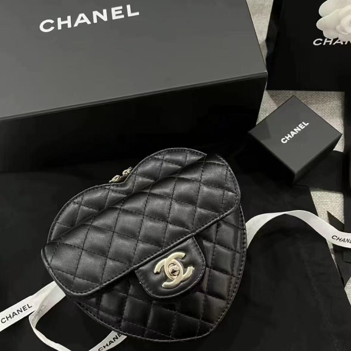 Chanel Heart Mini Flap Bag in Black Lambskin with Gold‑Tone Hardware [Pre-Owned]