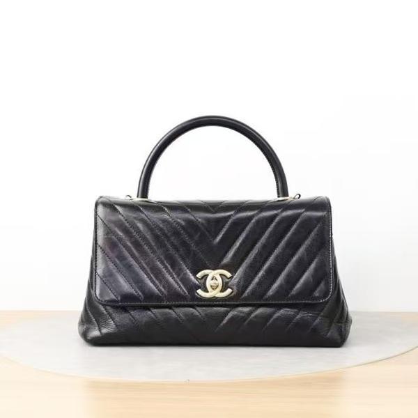 Chanel Coco Handle Medium 29cm in Black Chevron Wax Calfskin with Gold-Tone Hardware [Pre-Owned]